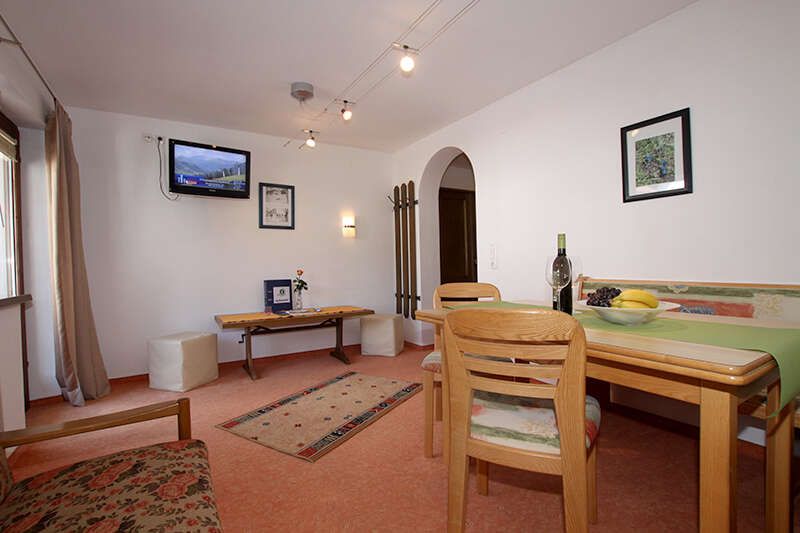 Wohnbereich in der Ferienwohnung Alpkopf im Ausfernerhof in Berwang
